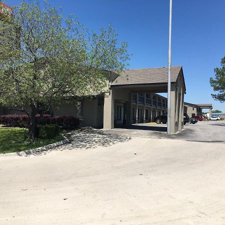 Quest Inn Weatherford Exterior photo