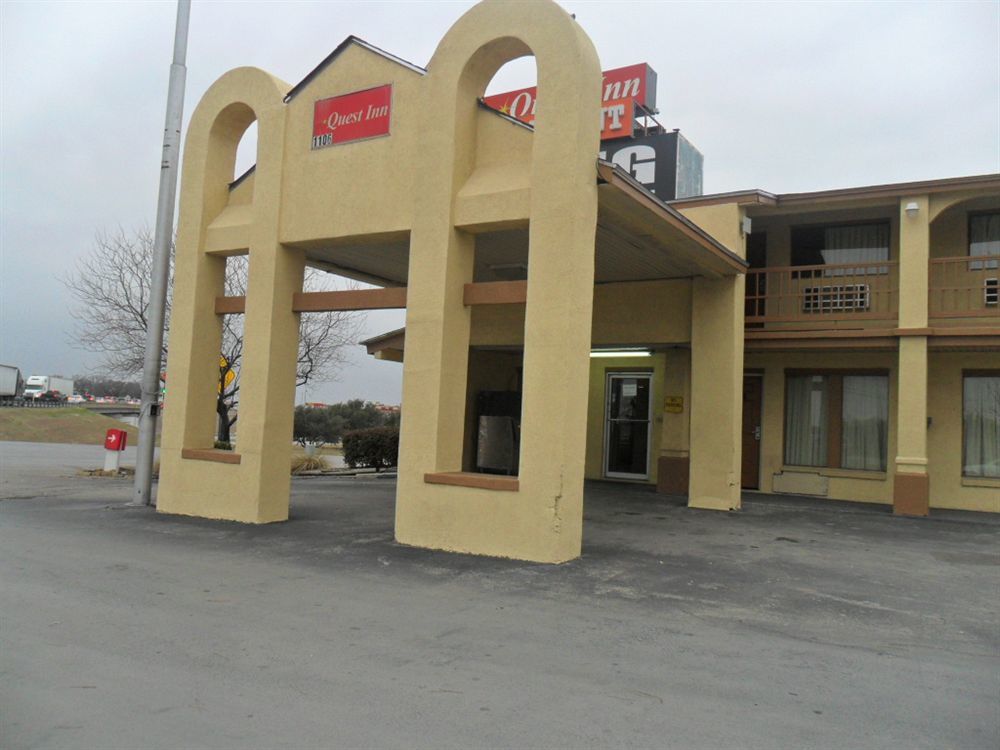 Quest Inn Weatherford Exterior photo