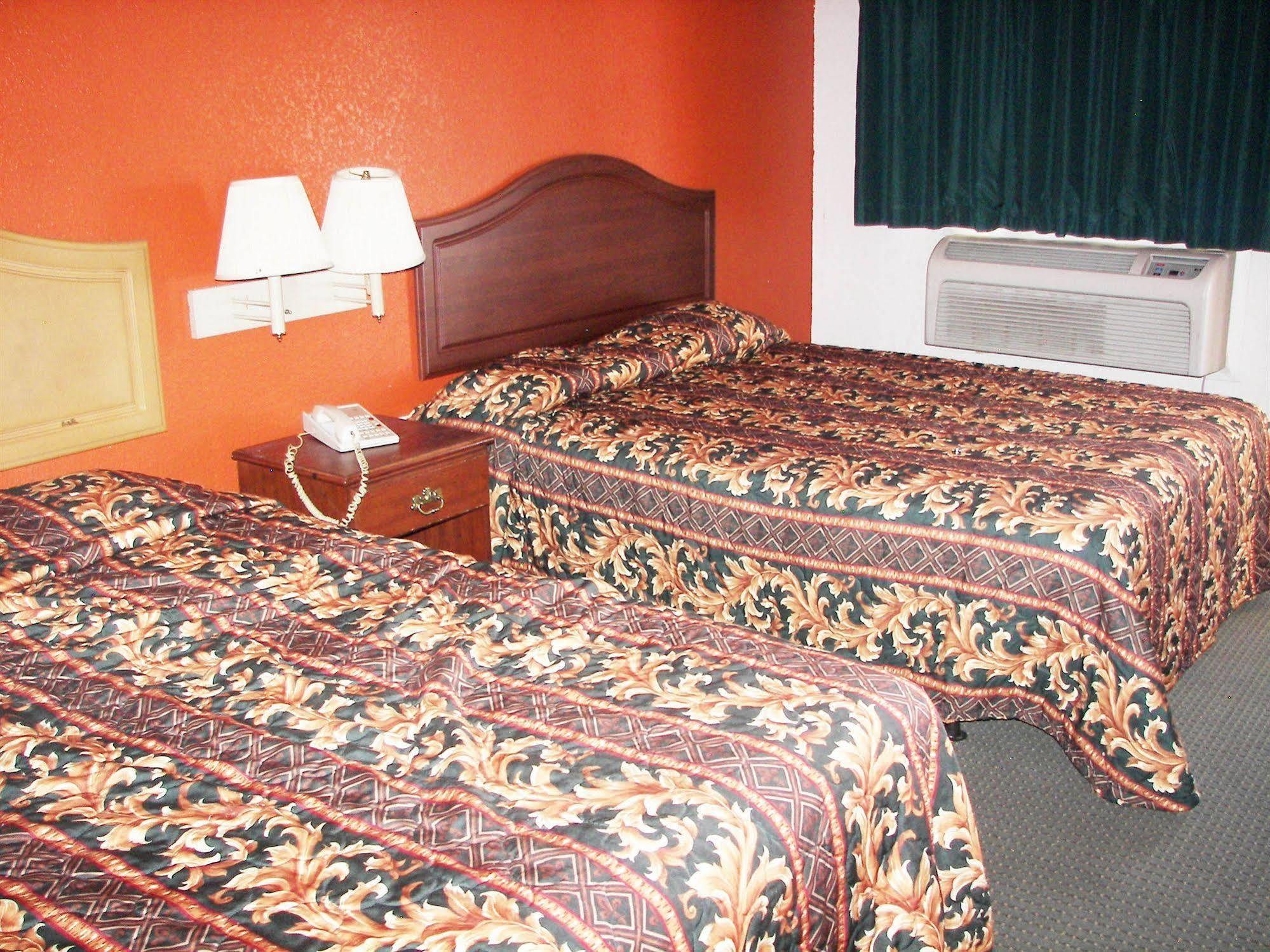 Quest Inn Weatherford Exterior photo